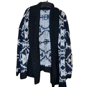 Cozy Black and White Patterned Women's Sweater